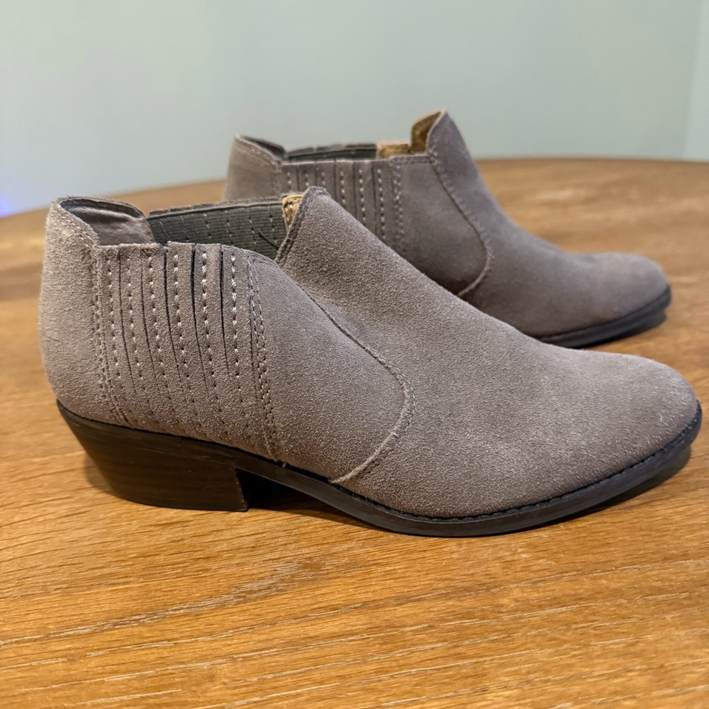 Lucky Brand Women's Taupe Suede Ankle Booties 6